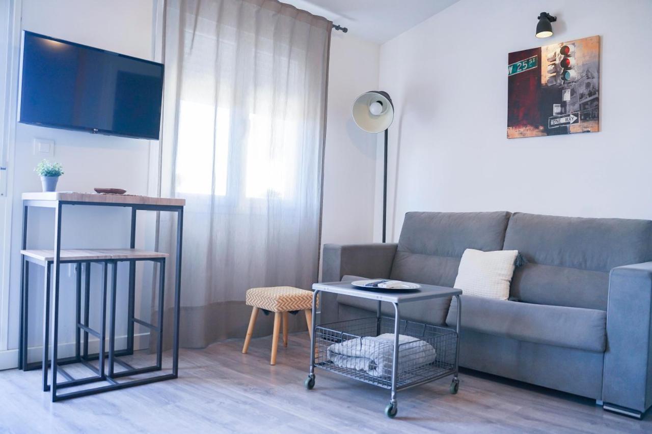 Apartamentos Suites Cariatide Plasencia Dış mekan fotoğraf