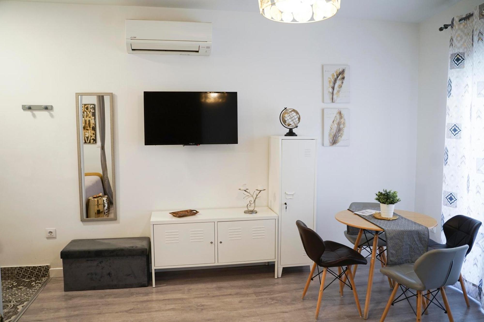 Apartamentos Suites Cariatide Plasencia Dış mekan fotoğraf