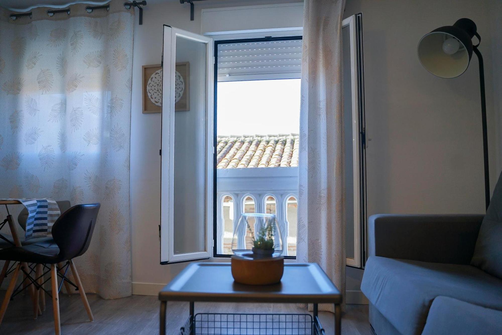 Apartamentos Suites Cariatide Plasencia Dış mekan fotoğraf