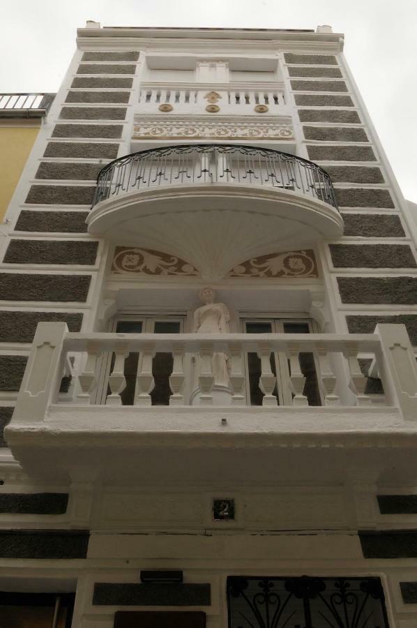 Apartamentos Suites Cariatide Plasencia Dış mekan fotoğraf
