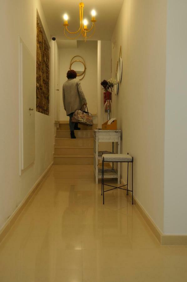 Apartamentos Suites Cariatide Plasencia Dış mekan fotoğraf